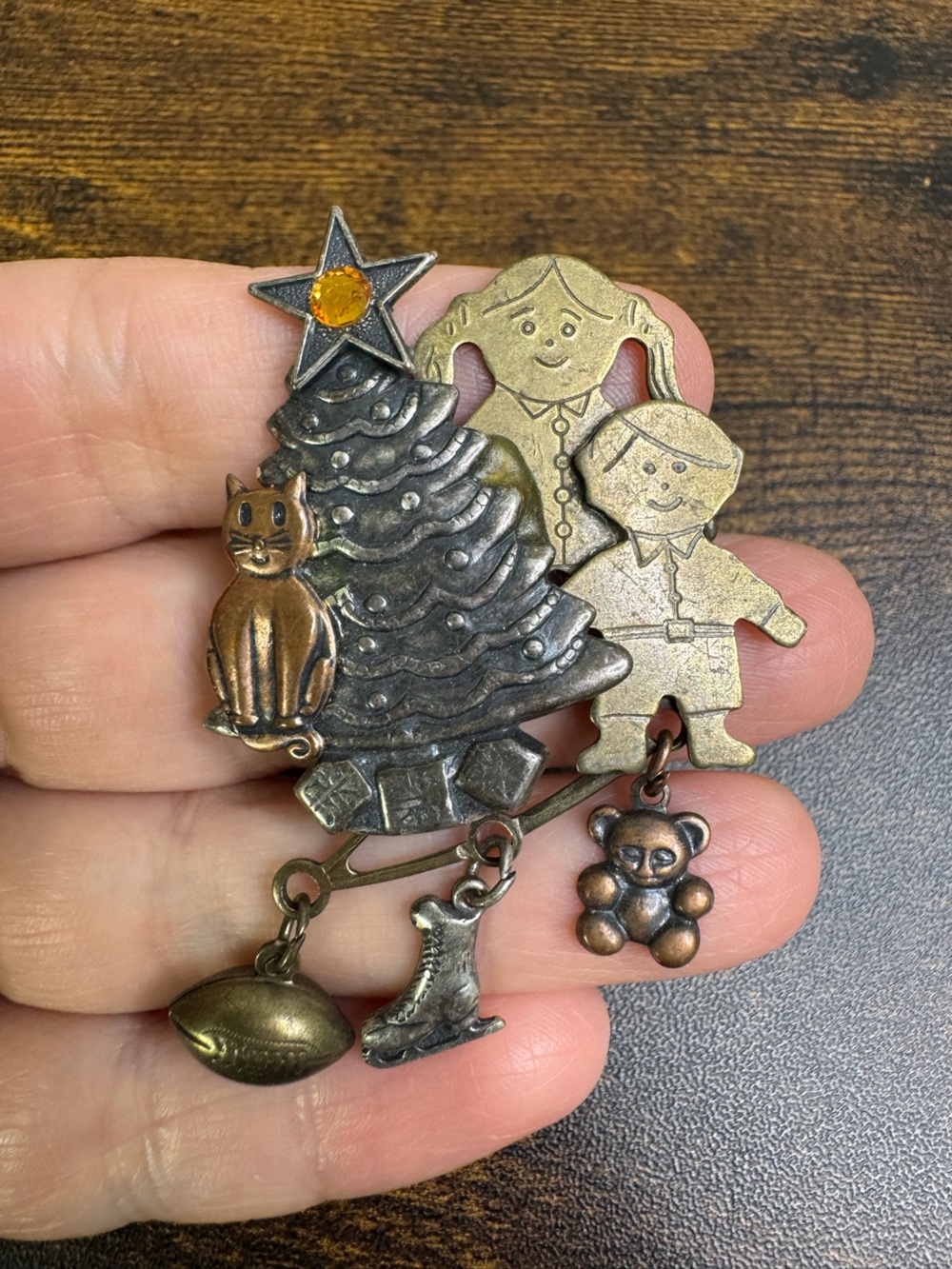 💚4/$20 Vintage Bronze-Tone Holiday Tree Brooch with Dangling Charms